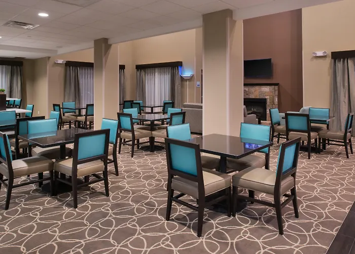 Holiday Inn Express & Suites Bakersfield Airport By Ihg